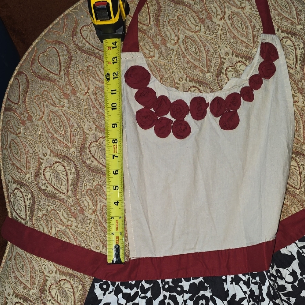 SIMPLY ENVOGUE Stylish Black Red Cream Apron Floral Apron - Picture 13 of 14